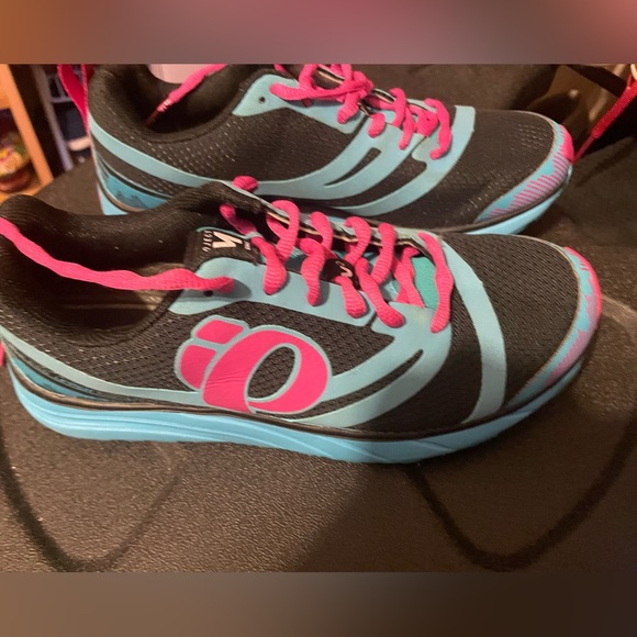 Women’s 6.5 LIKE NEW IQ Pearl Izumi running shoes - Picture 2 of 8